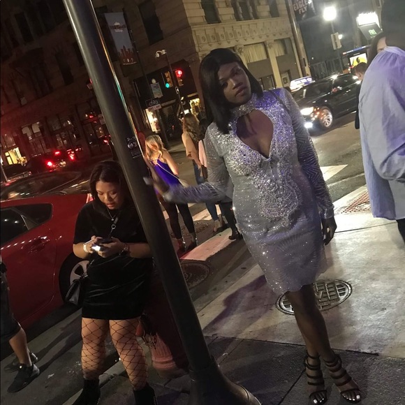 Hand made detailed dress - Picture 3 of 5